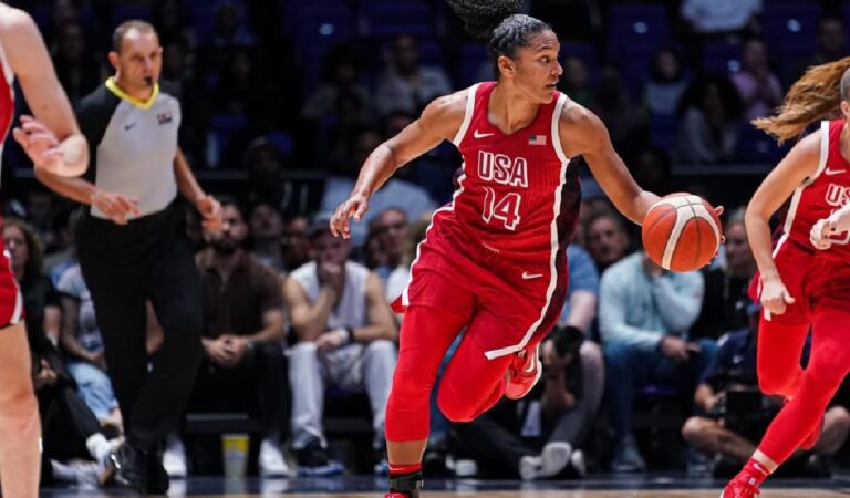 Alyssa Thomas basketball